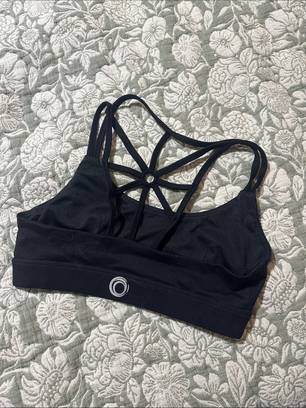 Glow women’s small sports bra straps